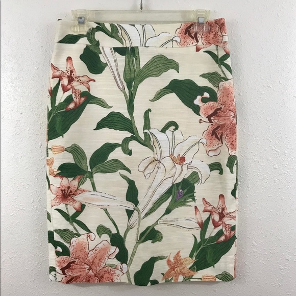 Ann Taylor Dresses & Skirts - Ann Taylor Tropical Floral Print Pencil Skirt Sz 4